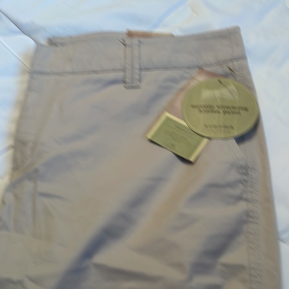 Women’s Bermuda shorts - Picture 3 of 3